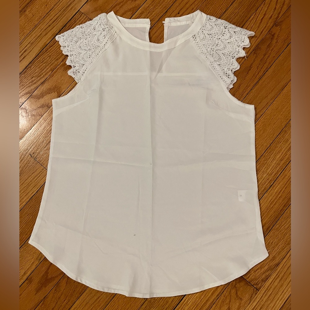 Shein white blouse with lace detail - size medium